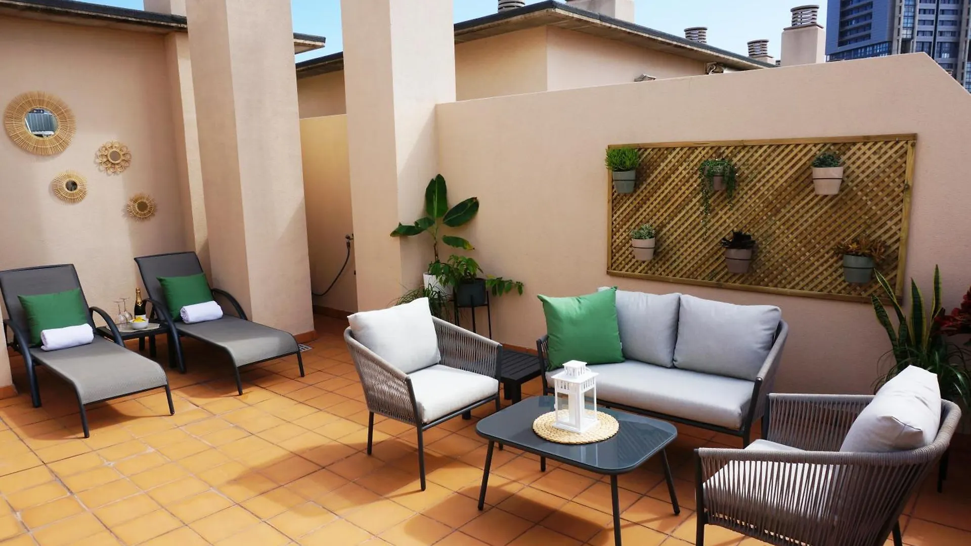Rooftop Cityview Classic Suite location